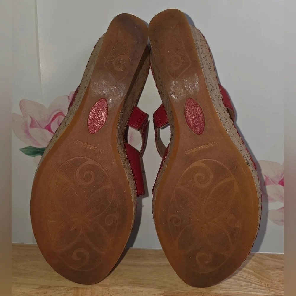 Born Hand Crafted Strappy Leather Wedge Sandal Size 10